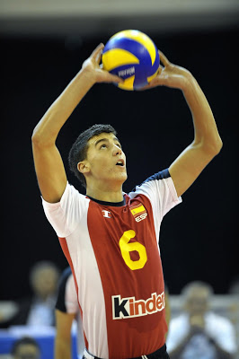 cómo ser un buen colocador de voleibol realizando colocación en salto